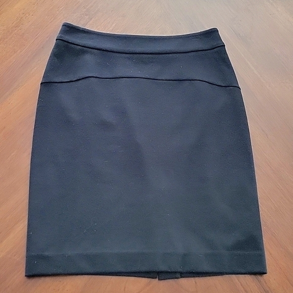 Michael Kors Black Skirt Size 4P - Picture 3 of 11